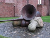 Raleigh’ is made from six separate elements. Scuplture Tony Cragg
